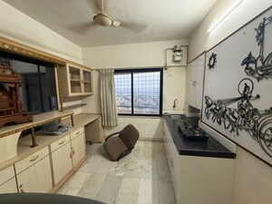 Team Area in 2 BHK Apartment at Suchidham Complex, Goregaon East – for Rent