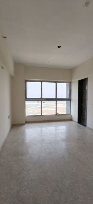 Room in 4 BHK Apartment at Sheth 72 West, Andheri West – for Sale