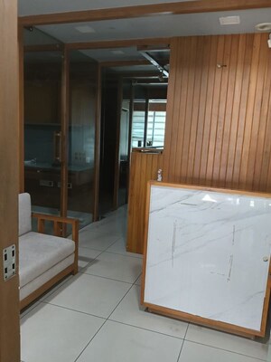 Room in  Office Space at Thaltej – for Rent