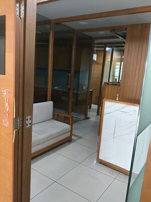 Room in  Office Space at Thaltej – for Rent