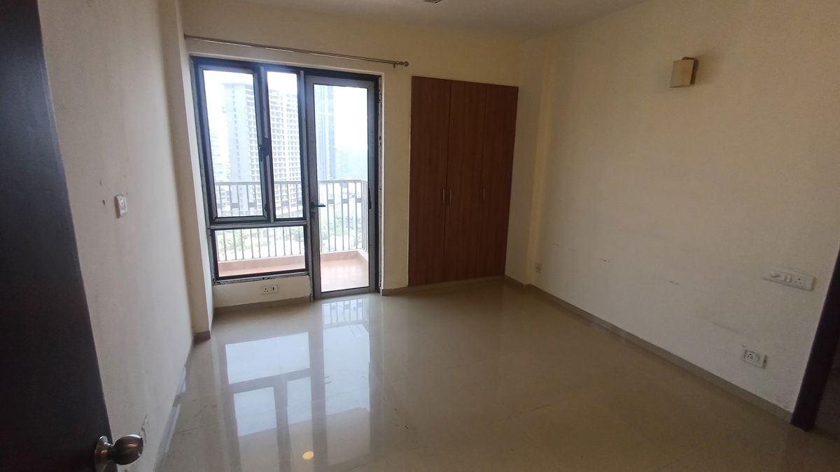 2.5 BHK + Store Room 1202 Sq.Ft. Apartment in Logix Blossom County