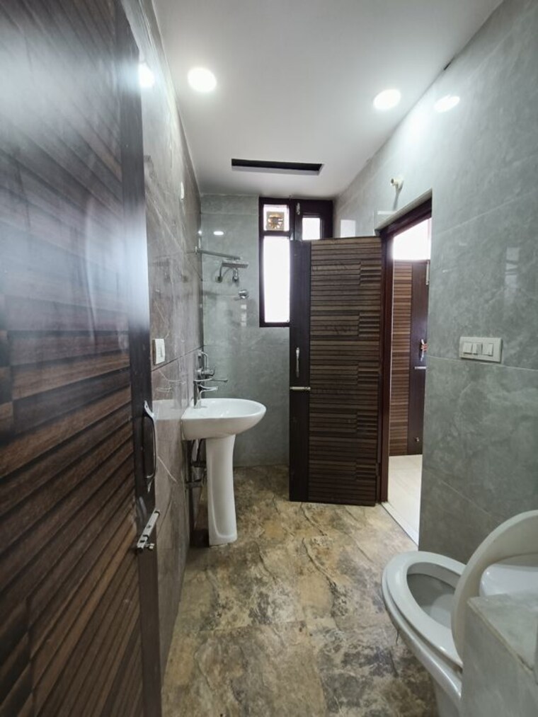 Bathroom, bcl-chinar-homes 3 Bedroom 2170 Sq.Ft. Apartment In Dhakoli Zirakpur 10378317