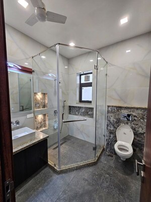 Bathroom in 3.5 BHK Apartment at Signature Global Daxin Vistas, Bhondsi – for Sale