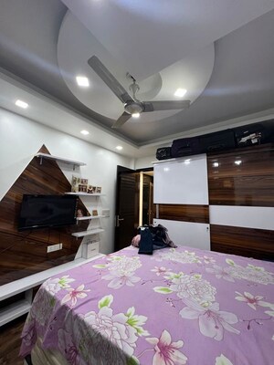 Furnished Amenities in 3 BHK Builder Floor at Pitampura – for Sale