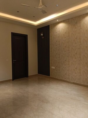 Room in 4 BHK Builder Floor at Kirti Nagar – for Sale