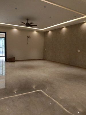 Room in 4 BHK Builder Floor at Kirti Nagar – for Sale