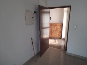 Room in 2 BHK Apartment at Ramprastha City The Edge Towers, Sector 37d – for Rent