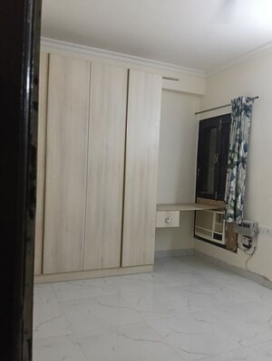 Room in 2.5 BHK Builder Floor at Anamika Enclave, Sector 14 – for Rent