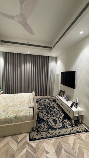 Bedroom in 4 BHK Apartment at Suncity Platinum Towers, Sector 28 – for Sale