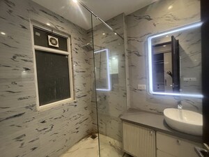 Bathroom in 4 BHK Builder Floor at Unitech Arcadia, South City 2 – for Rent