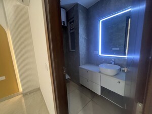 Bathroom in 4 BHK Builder Floor at Unitech Arcadia, South City 2 – for Rent
