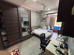 Team Area in 3 BHK Apartment at Borla – for Rent