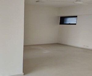 Room in 2 BHK Apartment at Godrej Platinum Vikhroli East, Vikhroli East – for Rent