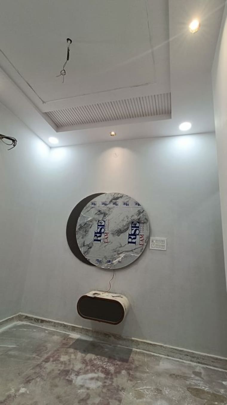 Bathroom, pitampura 3 Bedroom 100 Sq.Yd. Builder Floor In Pitampura Delhi 10378436