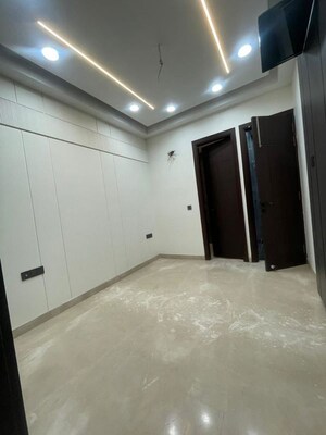 Room in 3 BHK Builder Floor at Pitampura – for Sale