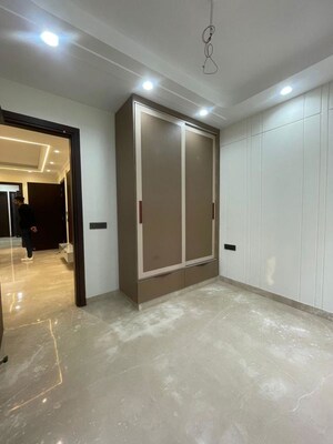 Room in 3 BHK Builder Floor at Pitampura – for Sale