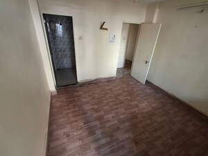 Room in 2 BHK Apartment at Popular Heights, Koregaon Park – for Rent