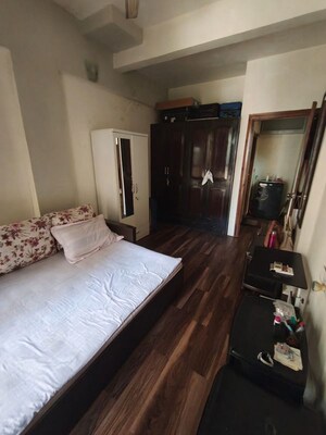 Bedroom in 1 BHK Apartment at Khar West – for Rent
