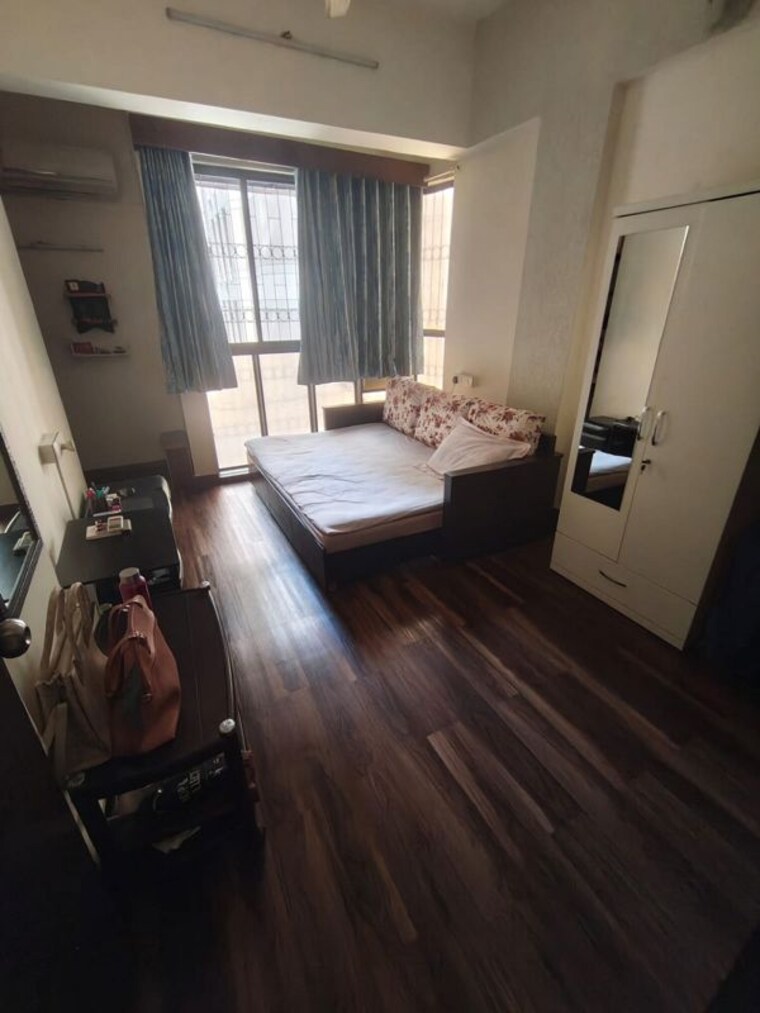 Living Room, khar west 1 Bedroom 500 Sq.Ft. Apartment In Khar West Mumbai 10378497