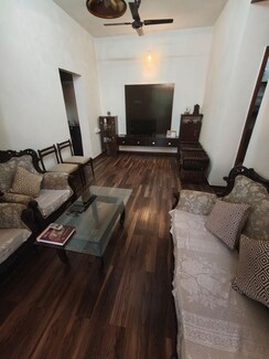 1 BHK + Pooja Room Apartment For Rent in Khar West