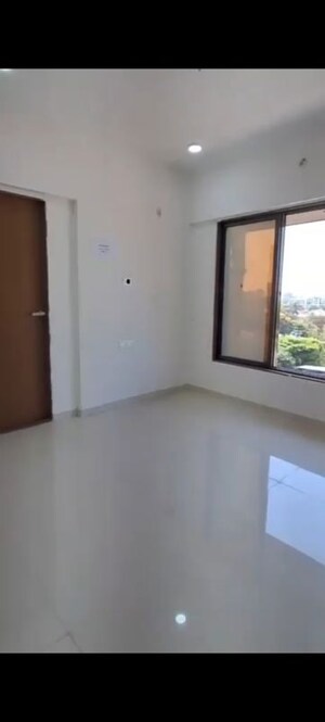 Room in 1 BHK Apartment at Abhilasha CHS Kandivali, Kandivali West – for Sale