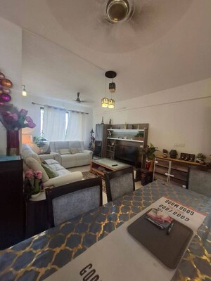 Living Room in 2.5 BHK Apartment at Vasant Vihar – for Rent