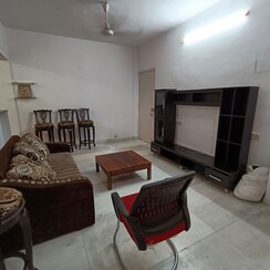 1 BHK + Pooja Room Apartment For Rent in Bandra West