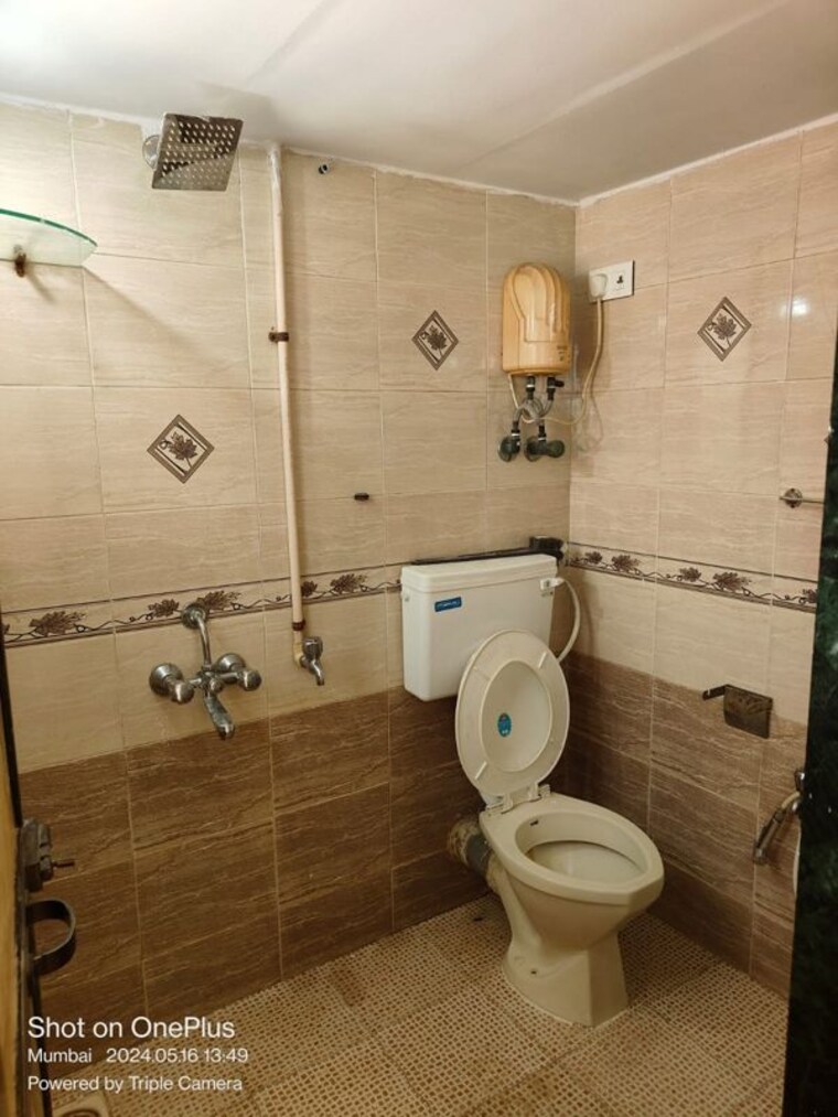 Bathroom, bandra west 1 Bedroom 500 Sq.Ft. Apartment In Bandra West Mumbai 10378586