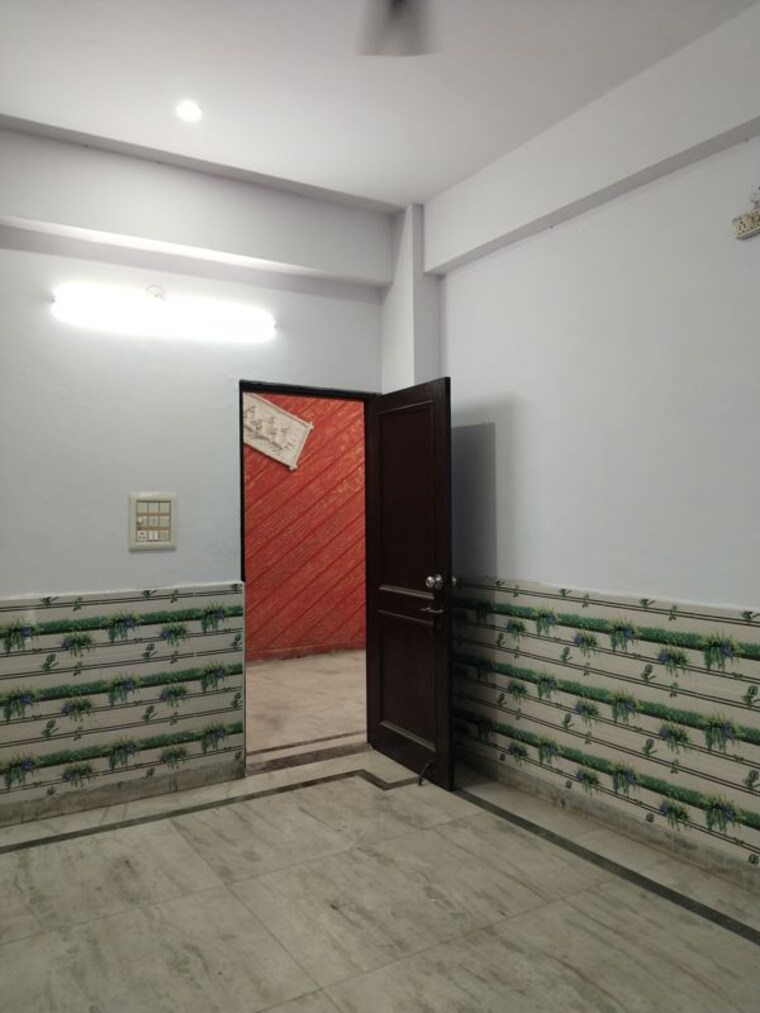 Room, sector 37 3 Bedroom 1250 Sq.Ft. Builder Floor In Sector 37 Faridabad 10378598
