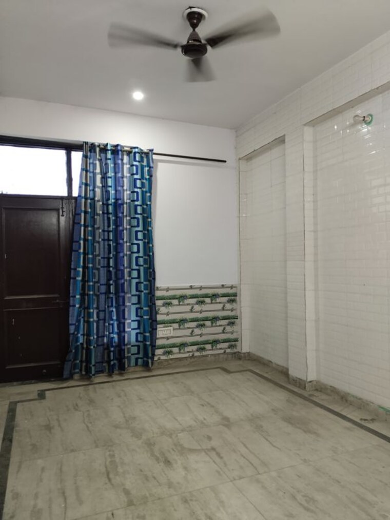 Room, sector 37 3 Bedroom 1250 Sq.Ft. Builder Floor In Sector 37 Faridabad 10378598