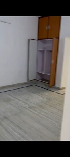 2 BHK Apartment For Rent in Madhuban Apartments