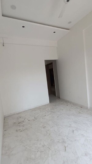Room in 2 BHK Apartment at Bandra West – for Rent