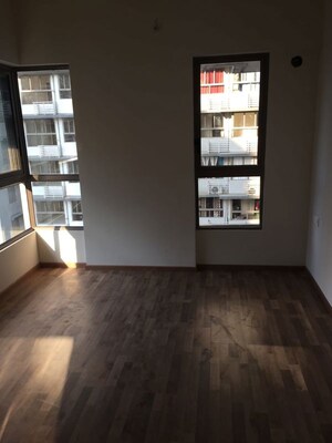 Room in 2 BHK Apartment at The Wadhwa The Address, Ghatkopar West – for Rent