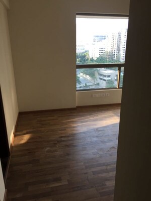 Room in 2 BHK Apartment at The Wadhwa The Address, Ghatkopar West – for Rent