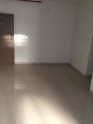 Room in 2 BHK Apartment at The Wadhwa The Address, Ghatkopar West – for Rent