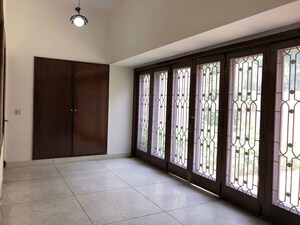 Room in 4 BHK Builder Floor at Shanti Niketan – for Rent