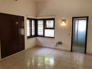 Room in 4 BHK Builder Floor at Shanti Niketan – for Rent
