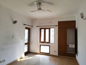 Room in 3 BHK Apartment at ATS Green Village, Sector 93a – for Sale
