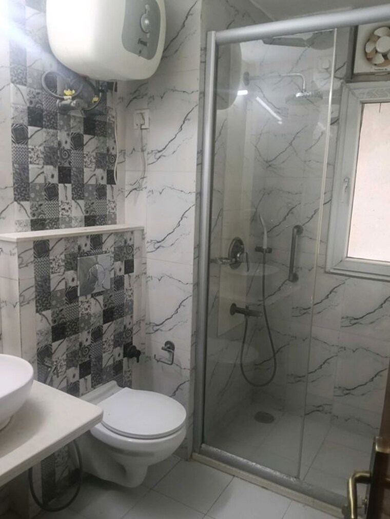 Bathroom, eldeco-utopia 4 Bedroom 3100 Sq.Ft. Apartment In Sector 93a Noida 10378723