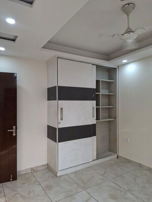 Room in 3.5 BHK Apartment at Emaar Palm Hills, Sector 77 – for Rent