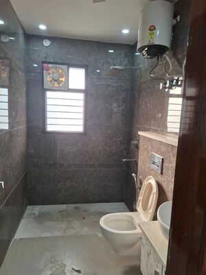Bathroom in 3.5 BHK Apartment at Emaar Palm Hills, Sector 77 – for Rent