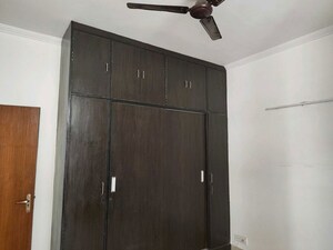 Furnished Amenities in 2 BHK Apartment at Parsvnath Prestige, Sector 93a – for Rent