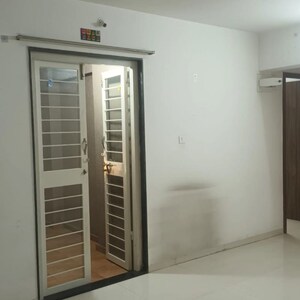Room in 2 BHK Apartment at Choice Goodwill Breeza, Madhav Nagar – for Rent