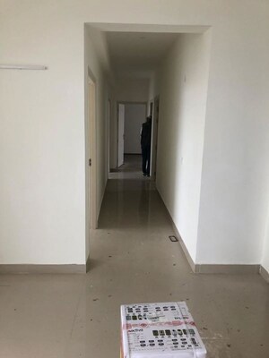 Building Lobby in 3 BHK Apartment at DLF The Skycourt, Sector 86 – for Rent