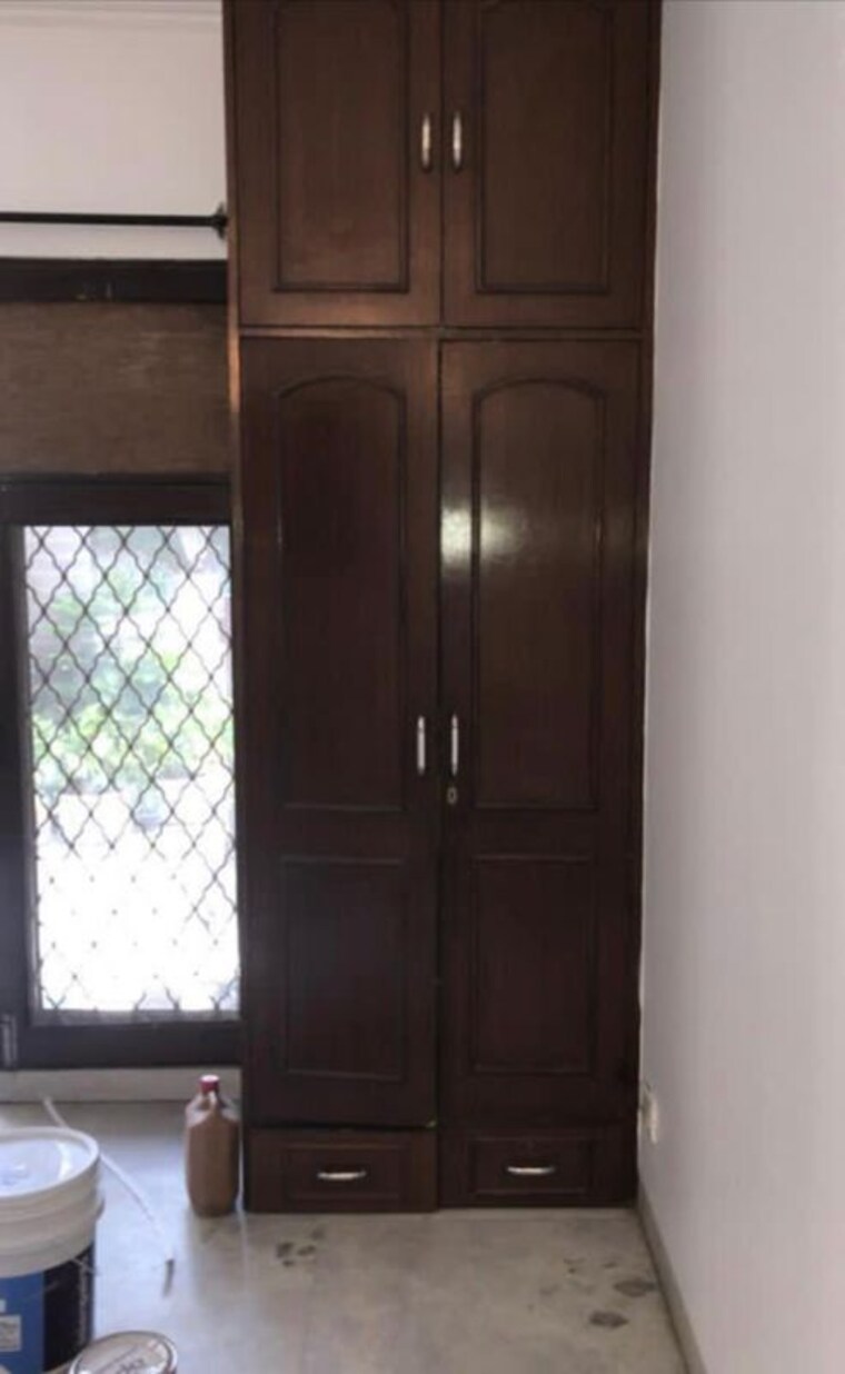 Room, masjid moth 3 Bedroom 300 Sq.Yd. Builder Floor In Masjid Moth Delhi 10378761