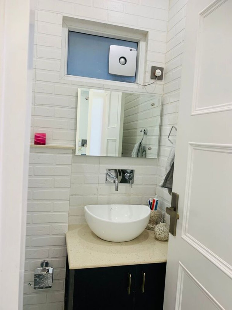 Bathroom, ss-mayfield-gardens 3 Bedroom 1850 Sq.Ft. Builder Floor In Sector 51 Gurgaon 10378770