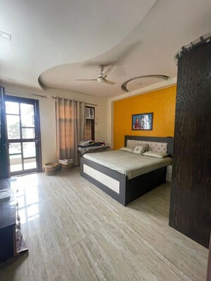 Bedroom in 3 BHK Builder Floor at Sector 46 – for Rent