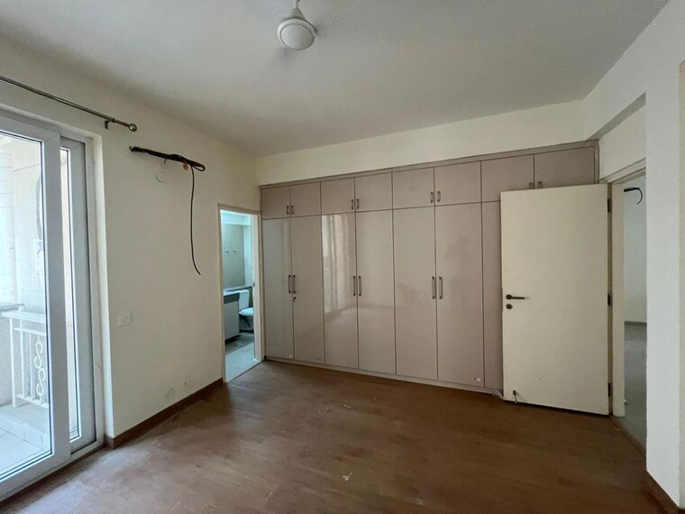 Room, emaar-palm-hills 3.5 Bedroom 1550 Sq.Ft. Apartment In Sector 77 Gurgaon 10378799