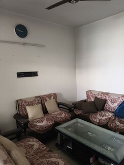 2 BHK Apartment For Rent in Zara Aavaas 3