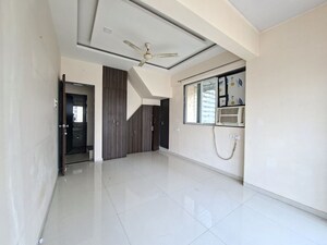 Room in 3 BHK Apartment at Oval Apartments, Kharghar – for Rent